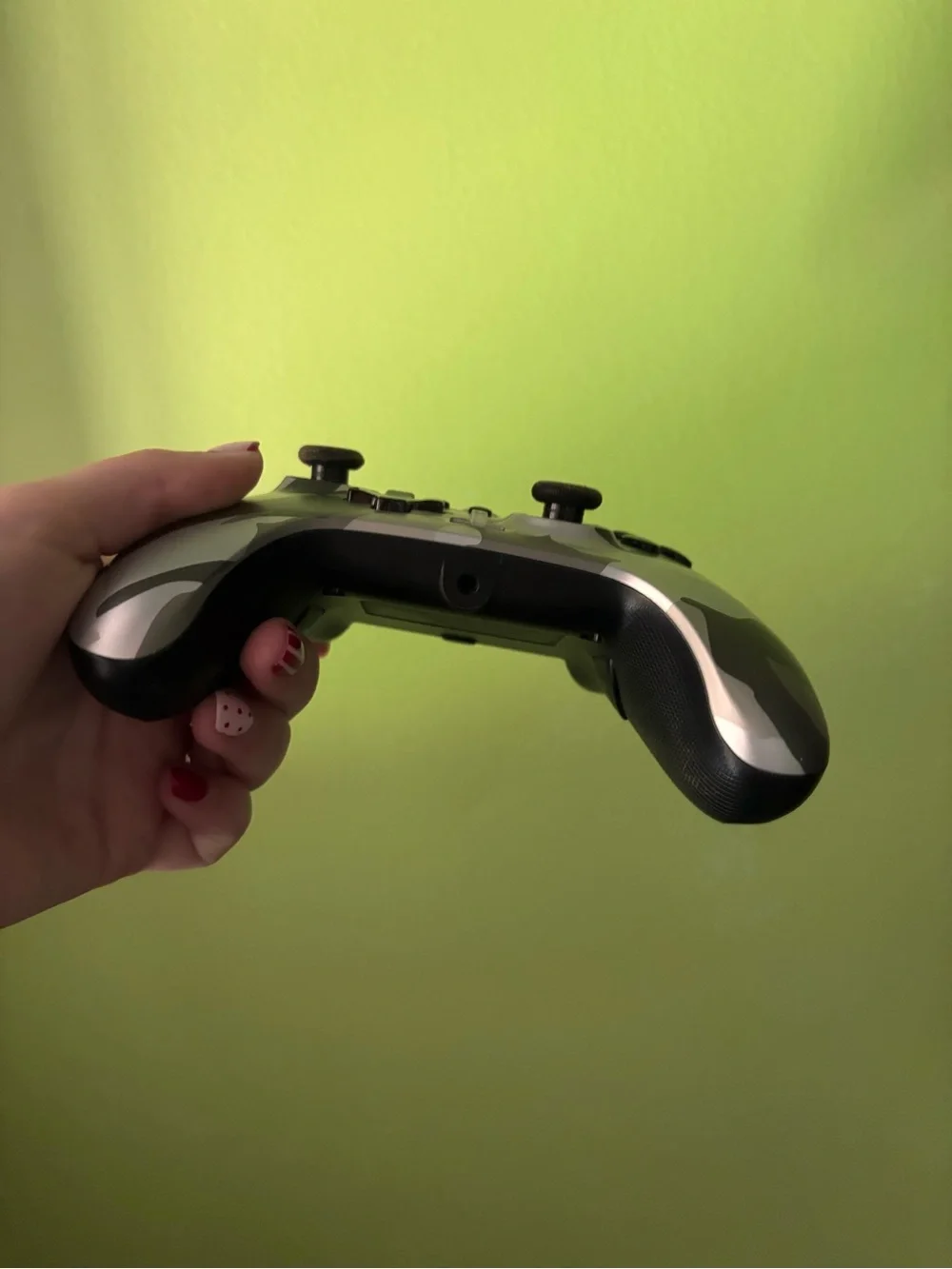 Xbox Wireless Condrollers USED/BROKE